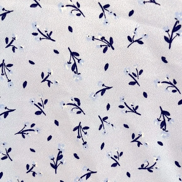 NWOT- H&M Crêpe Wrap Light Blue
Floral Dress Small - Picture 9 of 11